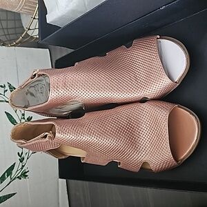 Naturalizer Livia Rose Gold Sandal